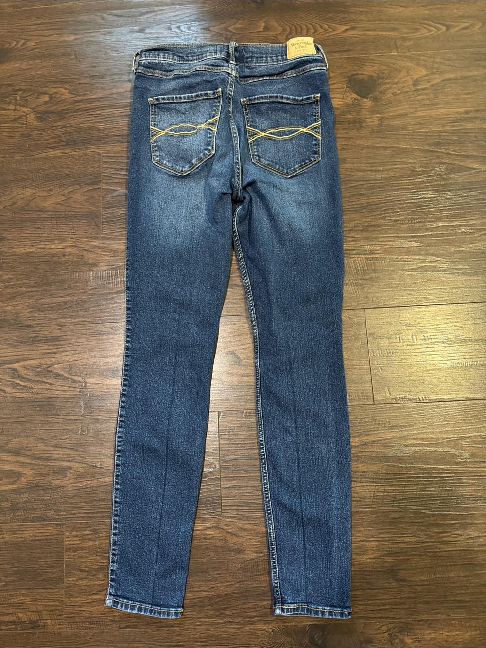 A&F Super Skinny High Rise - Picture 2 of 2